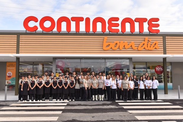 Continente investe 5 milhões em Fiães com nova loja - Press Releases - Media - Sonae Continente investe 5 milhões em Fiães com nova loja - Press Releases - Media - Sonae