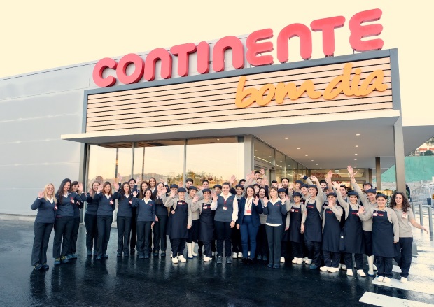Continente investe 3M€ em Alpendorada e cria 41 novos postos de trabalho - Press Releases - Media - Sonae Continente investe 3M€ em Alpendorada e cria 41 novos postos de trabalho - Press Releases - Media - Sonae