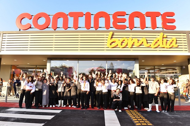 Continente cria 75 postos de trabalho com abertura de nova loja em Charneca  da Caparica - Press Releases - Media - Sonae